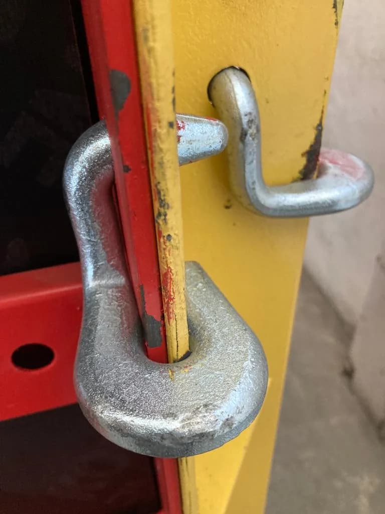 Cofraje metalice EGEA — prindere cleme