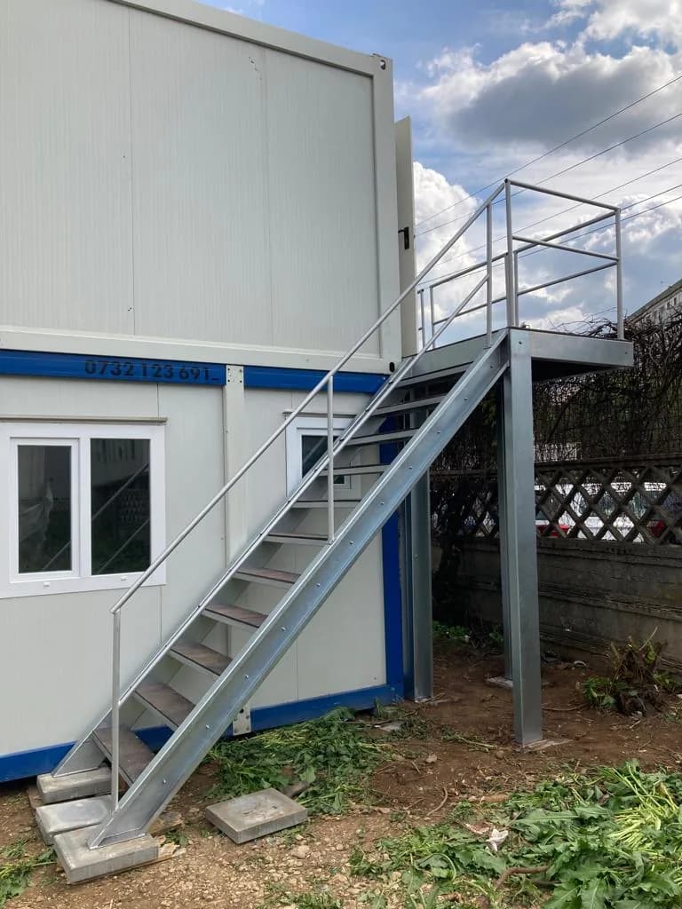 Scară modulară container EGEA — balustradă