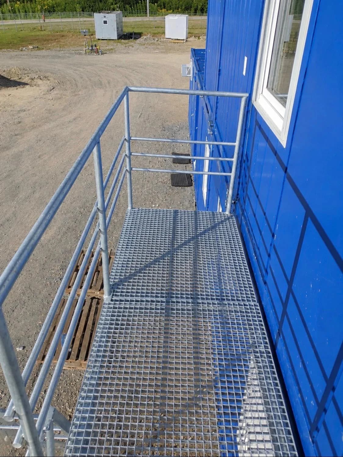 Scară modulară container EGEA — platformă