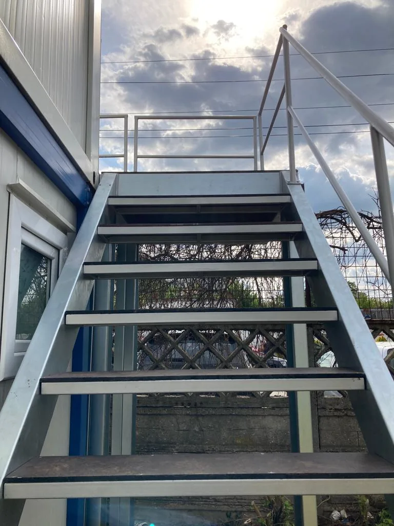 Scară modulară container EGEA — trepte