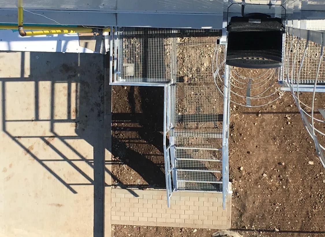 Scări cu platforme tehnice EGEA — scară platformă tehnică acoperiș