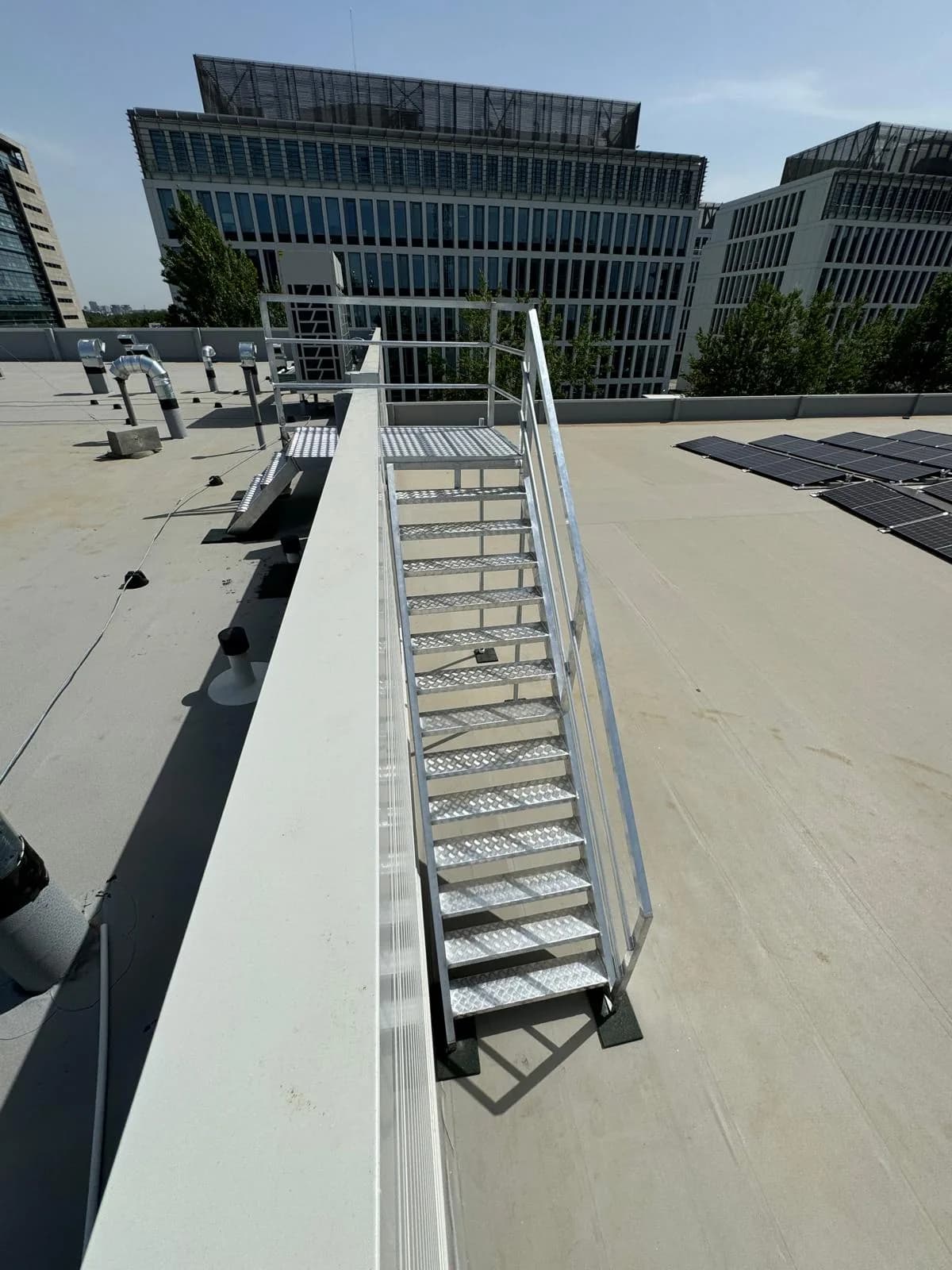 Scări cu platforme tehnice EGEA — scară platformă tehnică industrial