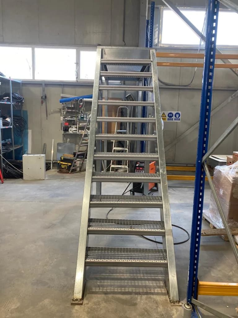 Scări cu platforme tehnice EGEA — scară platformă tehnică platformă grilaj